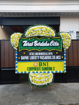 Papan Bunga Duka di Mahakeret Timur