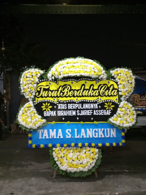 Papan Bunga Duka di Mahakeret Timur