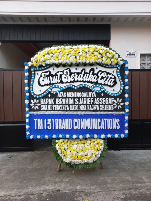 Papan Bunga Duka di Mahakeret Timur